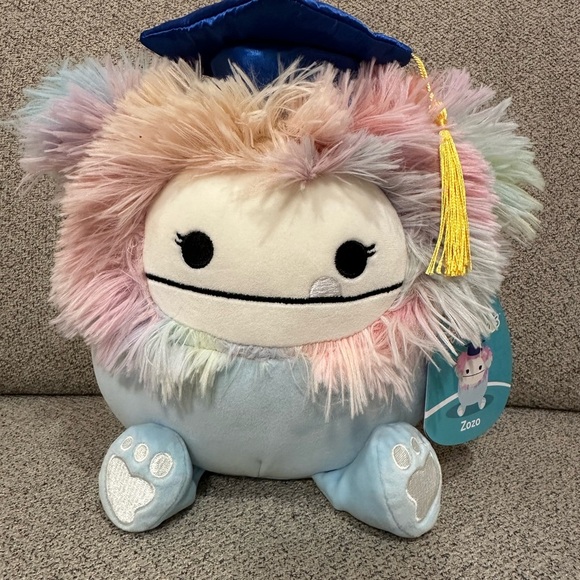 Nwt 🇺🇸 8"  Graduation Zozo Bigfoot Yeti With Graduation Cap   USA Import - Picture 6 of 6